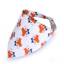 Cargar imagen en el visor de la galería, Cotton triangle towel baby child cartoon saliva towel
