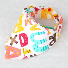 Cargar imagen en el visor de la galería, Cotton triangle towel baby child cartoon saliva towel
