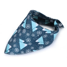 Cargar imagen en el visor de la galería, Cotton triangle towel baby child cartoon saliva towel

