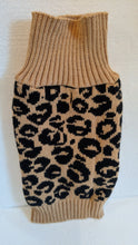 Load image into Gallery viewer, Sweater for cat size M
